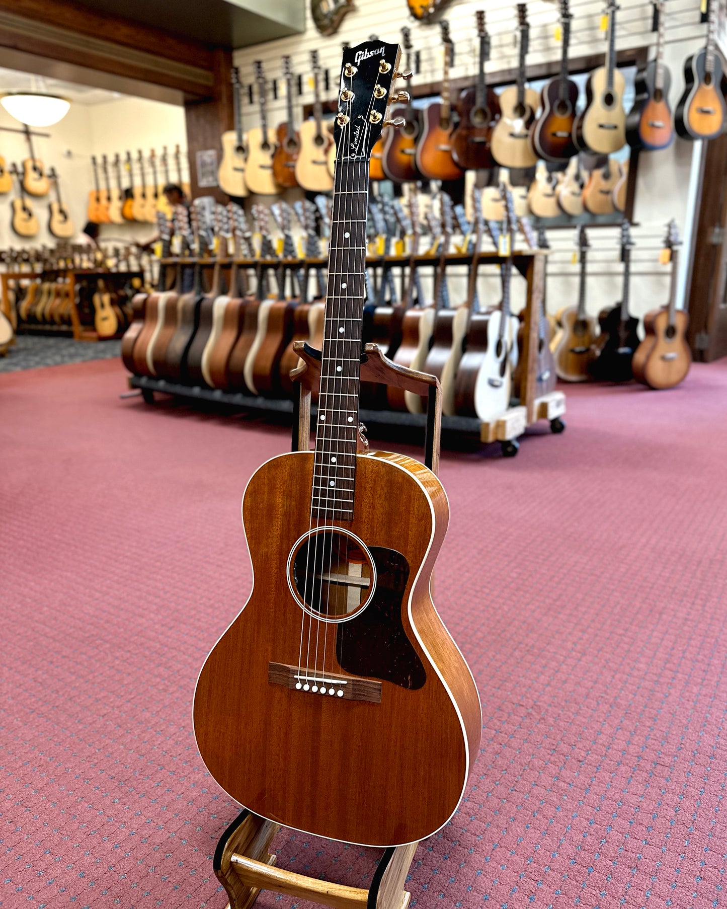 Showroom photo of Gibson Custom Shop L-00 Genuine Mahogany Acoustic Guitar (2016)