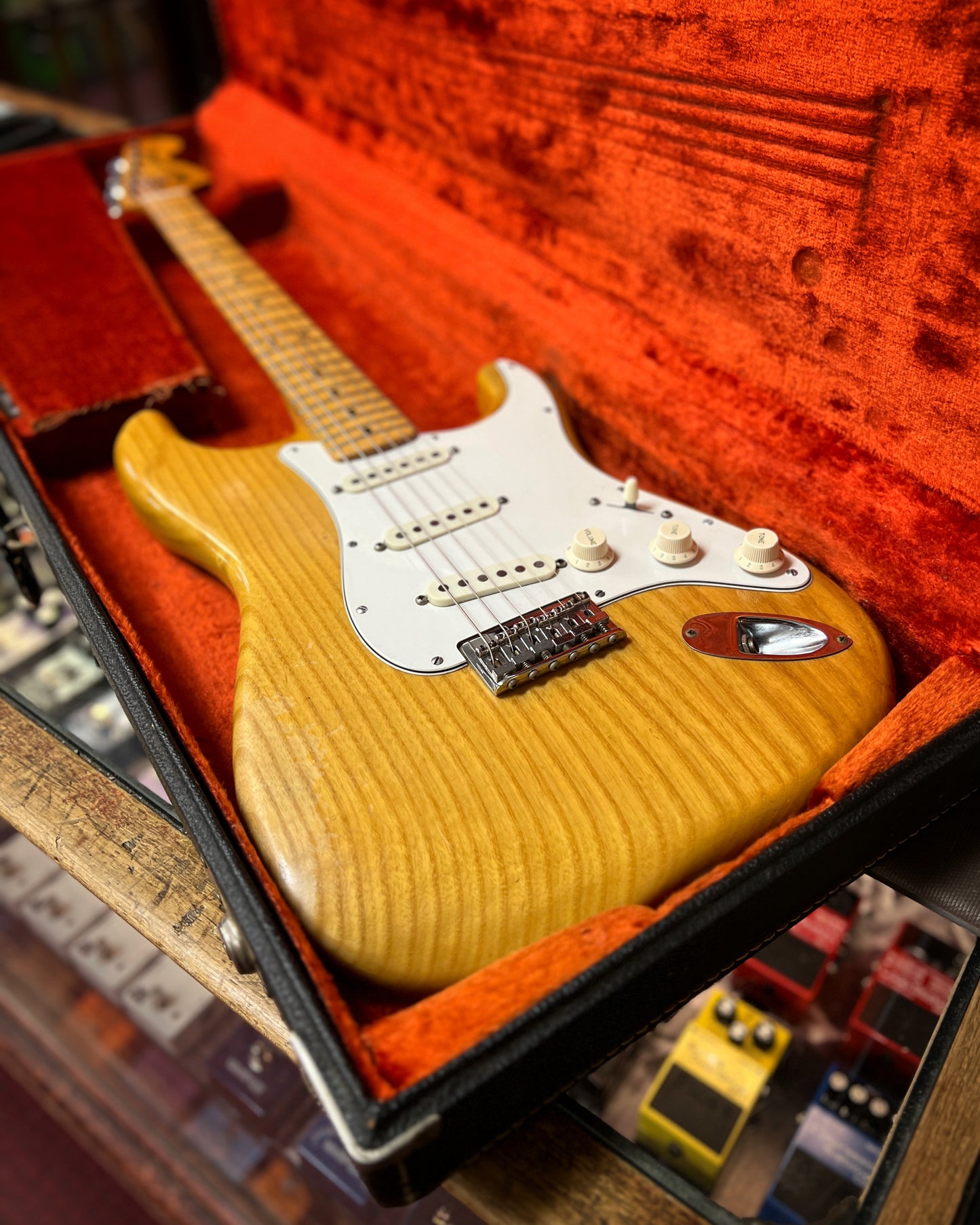 Showroom photo of Fender Stratocaster Electric Guitar (1975)