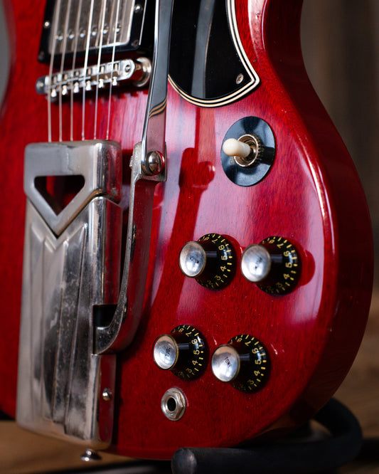 Showroom photo of Front detail of Gibson Les Paul Standard Electric Guitar 