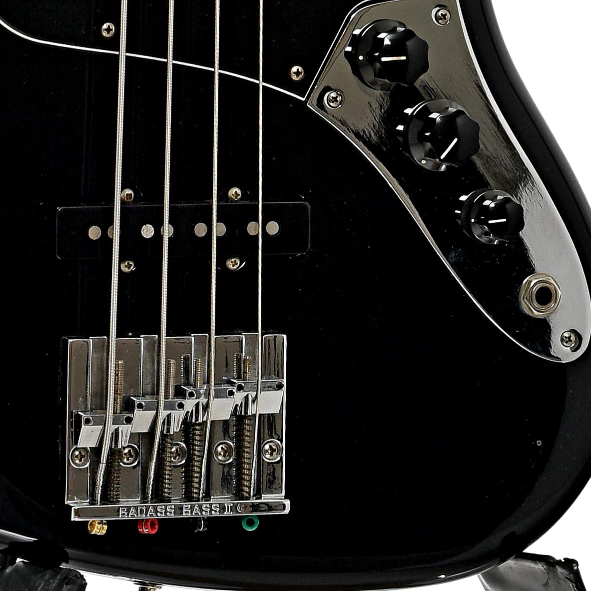 Bridge and controls of Fender Geddy Lee Jazz Bass 