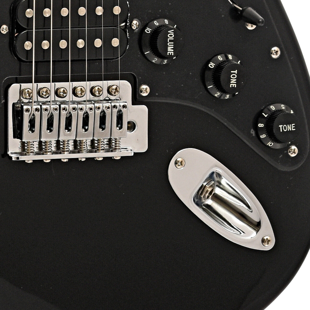 Bridge and controls of Squier Sonic Stratocaster HSS, Black