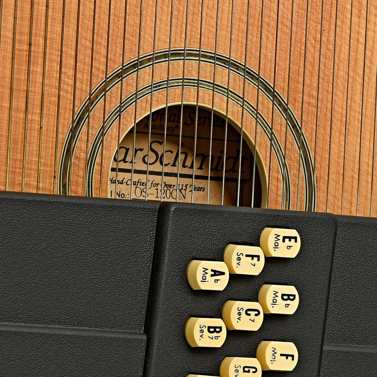 Image 4 of Oscar Shmidt OS120CN Autoharp