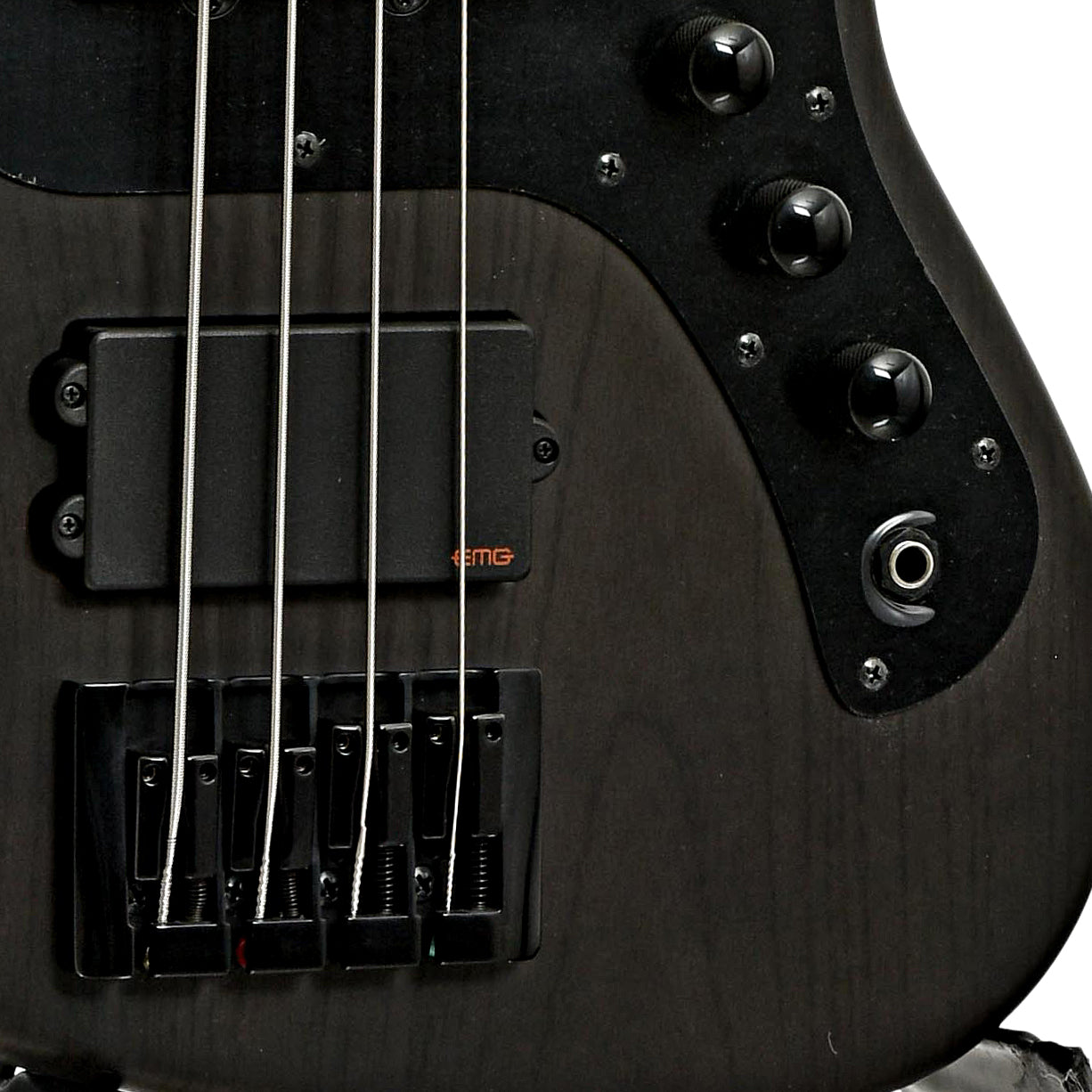 Bridge and controls of FGN JMJ2 4-String Electric Bass