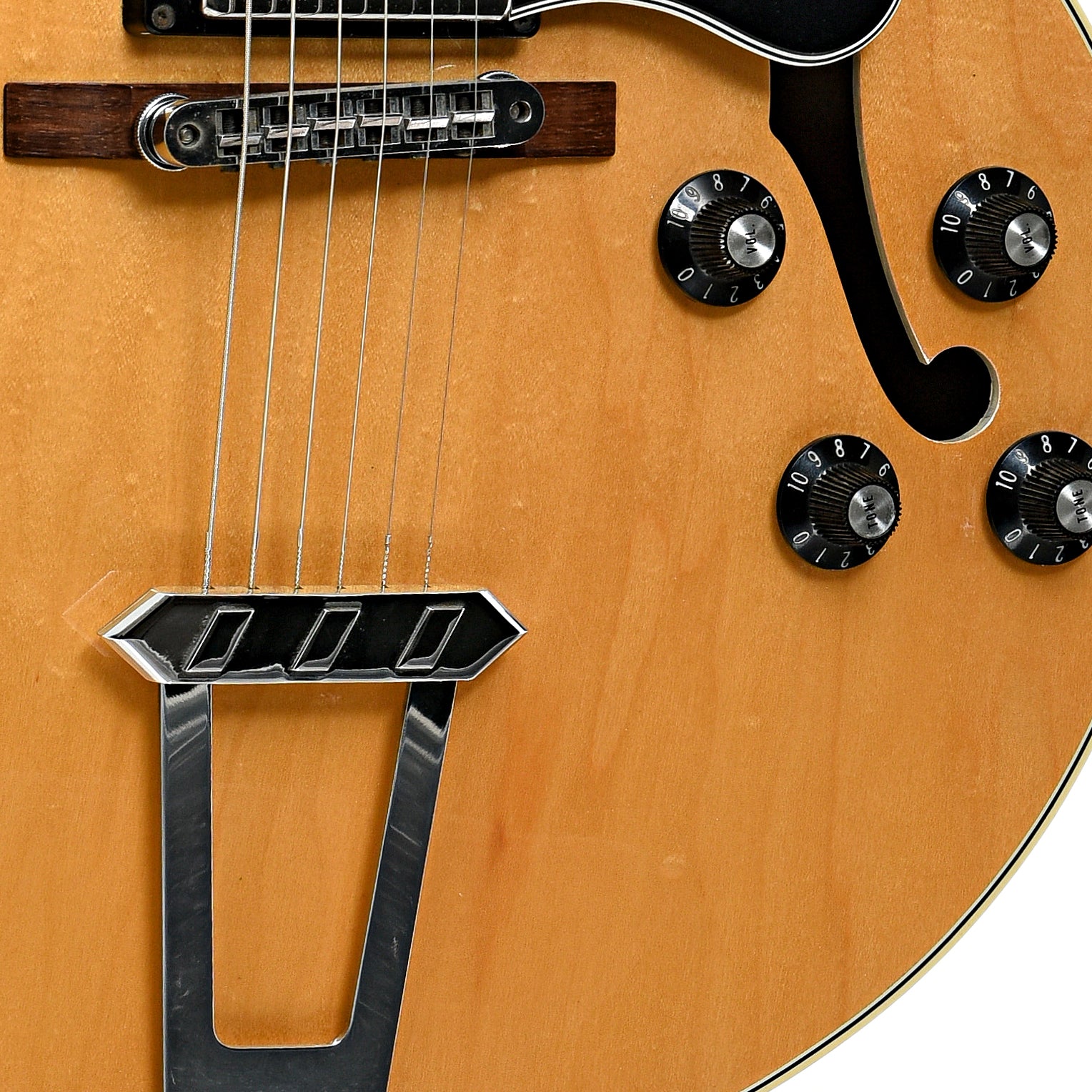 Bridge and controls of Gibson ES-175D Hollowbody Electric Guitar