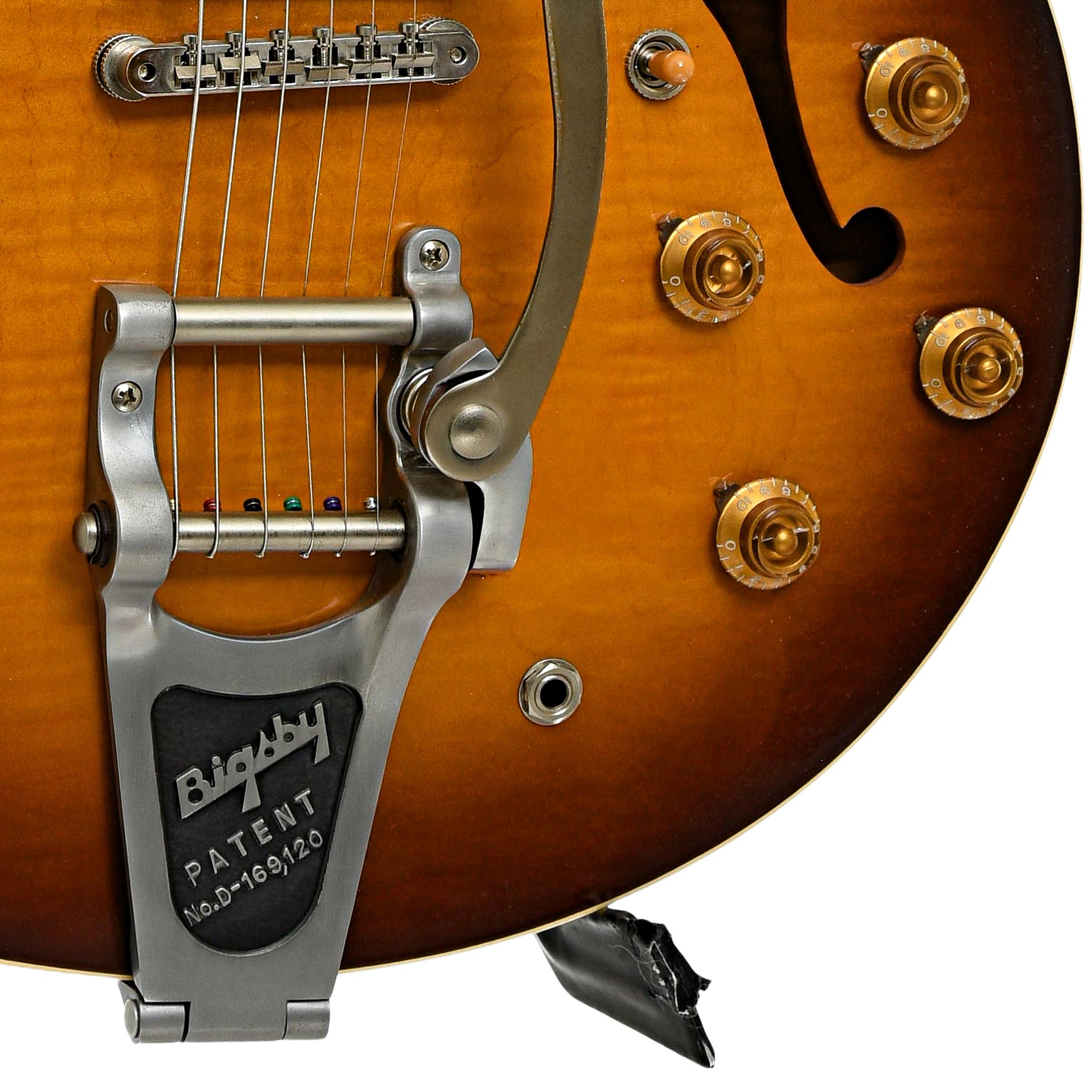 Bridge and controls of Gibson ES-330TD Figured VOS 1961 Reissue 