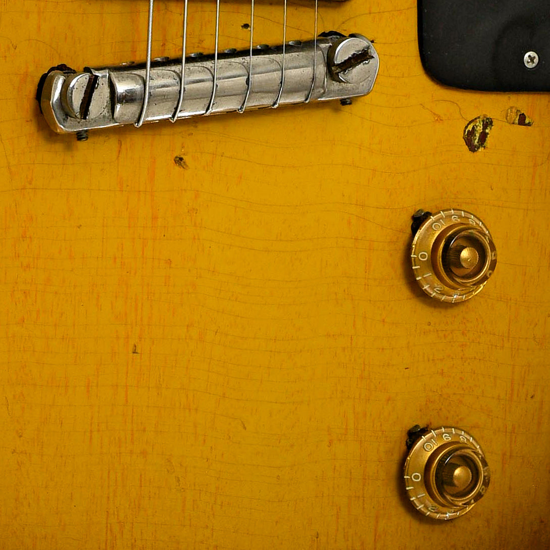 Bridge and controls of Gibson Les Paul Jr Electric Guitar
