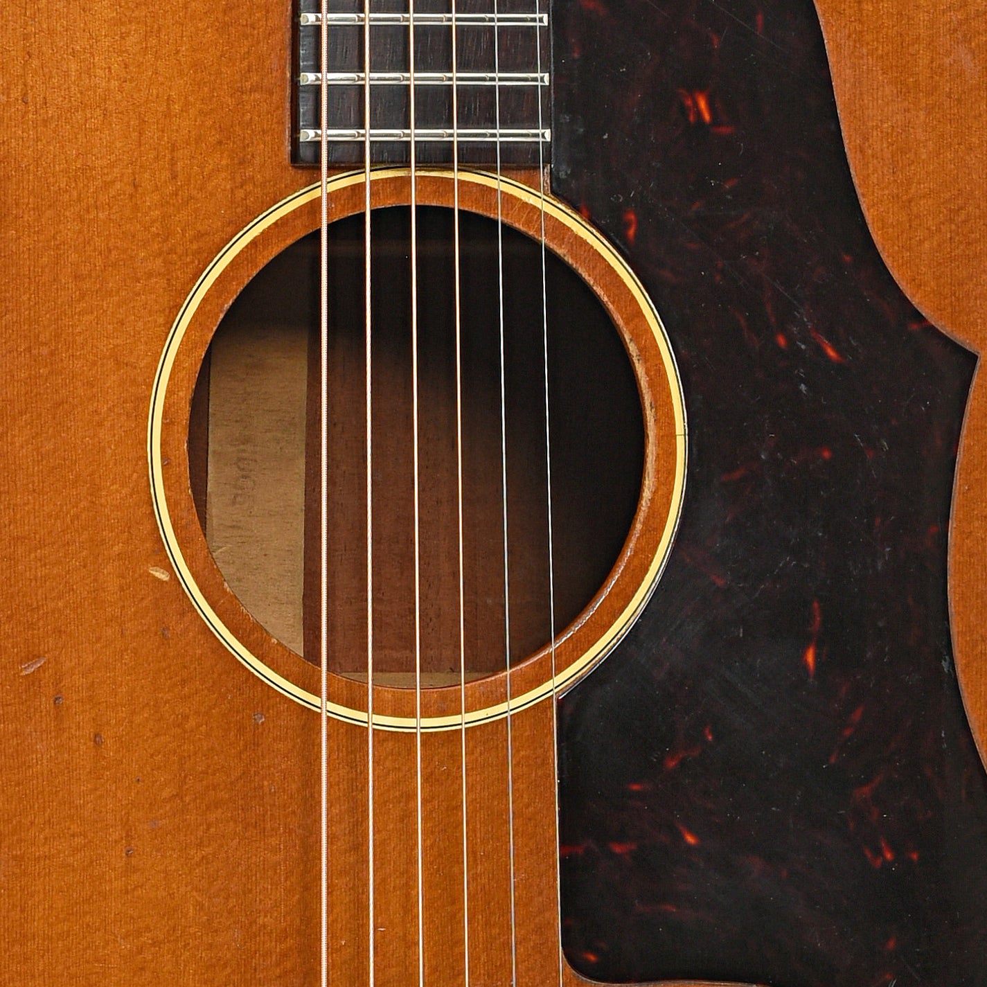 Sound hole of Gibson J-50 ADJ Acoustic Guitar (1959)