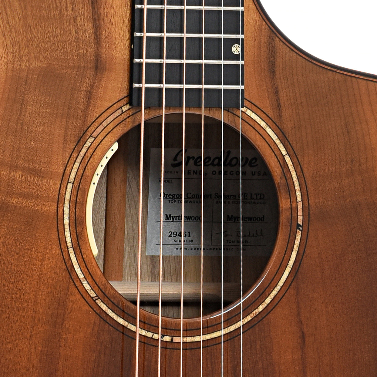 Sound hole of Breedlove Oregon Concert Sahara CE Myrtlewood-Myrtlewood Limited Edition Acoustic Guitar