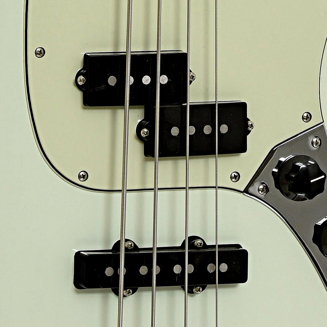 Pickups of Fender PJ Mustang Bass