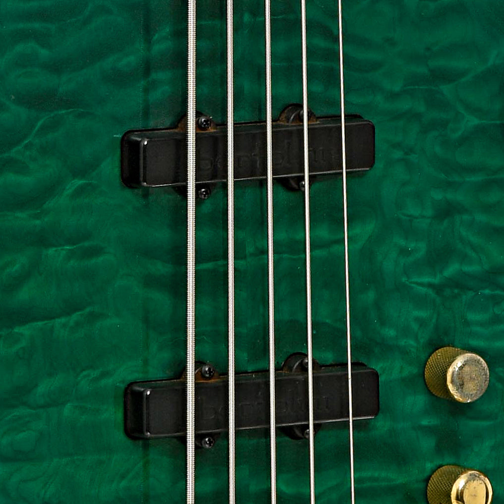 Pickups of Carvin LB75 5-String Electric Bass