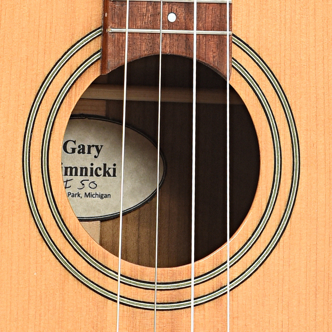 Sound hole of Zimnicki Baritone Ukulele Port Oxford and Myrtle