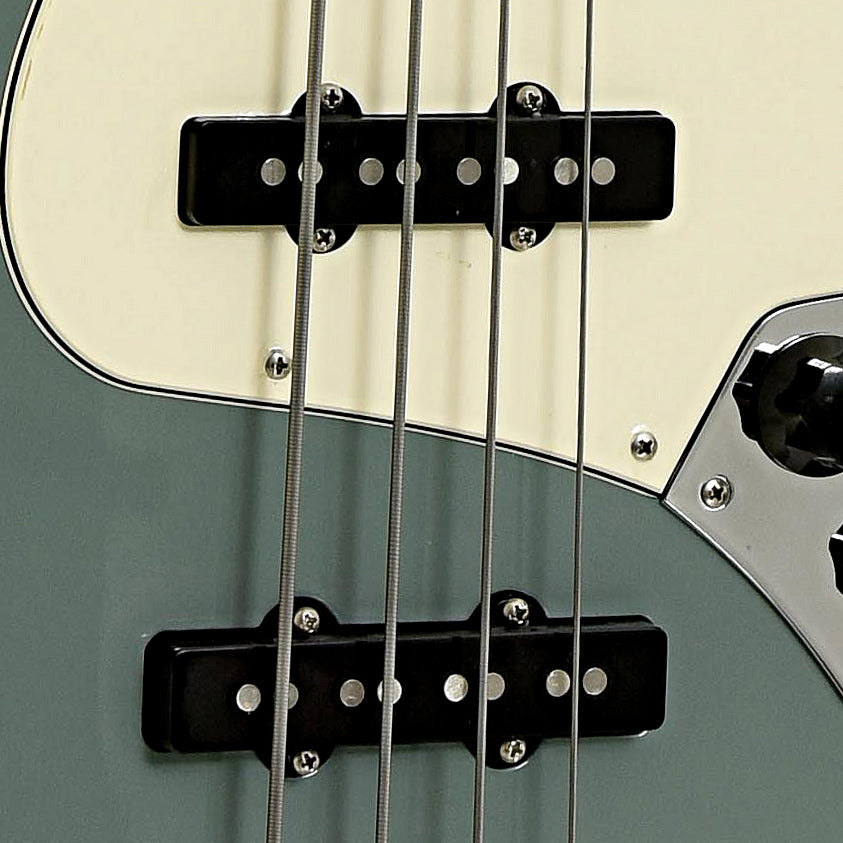 Pickups of Fender American Professional Fretless Jazz Bass