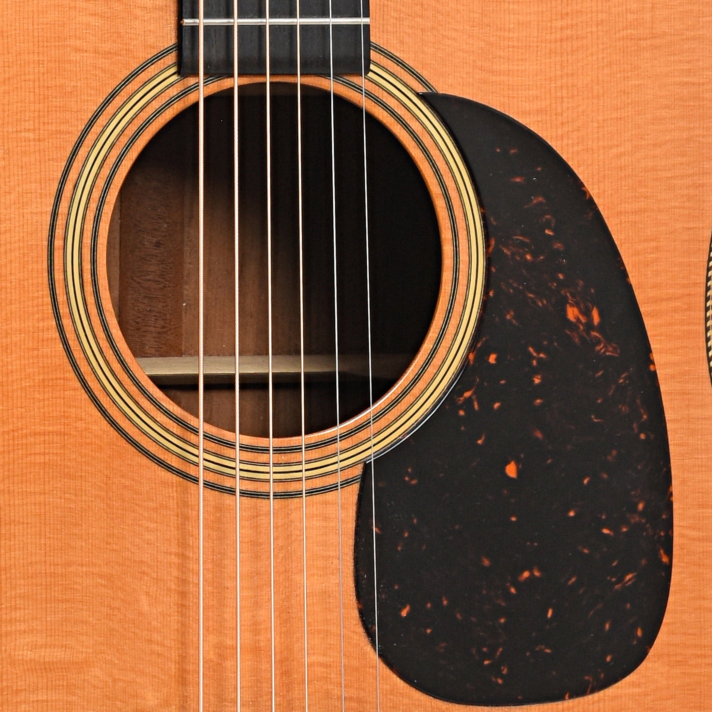 Soundhole and pickguard of Konkoly KD28