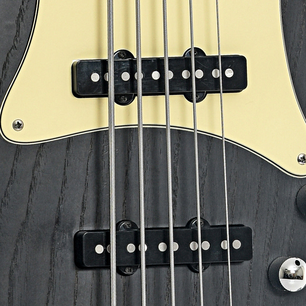 Warwick Streamer CV 5-String Electric Bass (2018) – Elderly Instruments