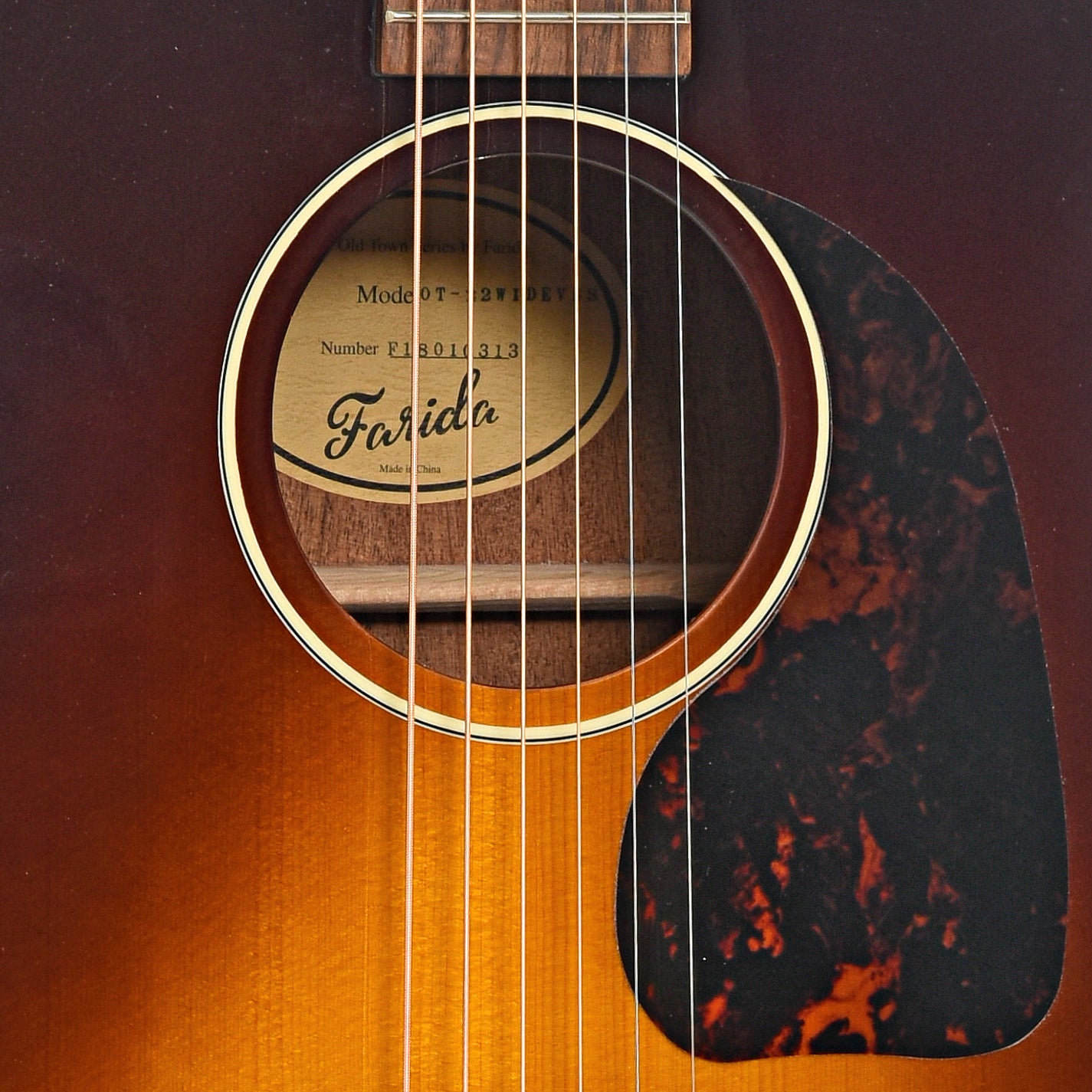 Sound hole of Farida OT-22 WIDE VBS Acoustic Guitar (2020)