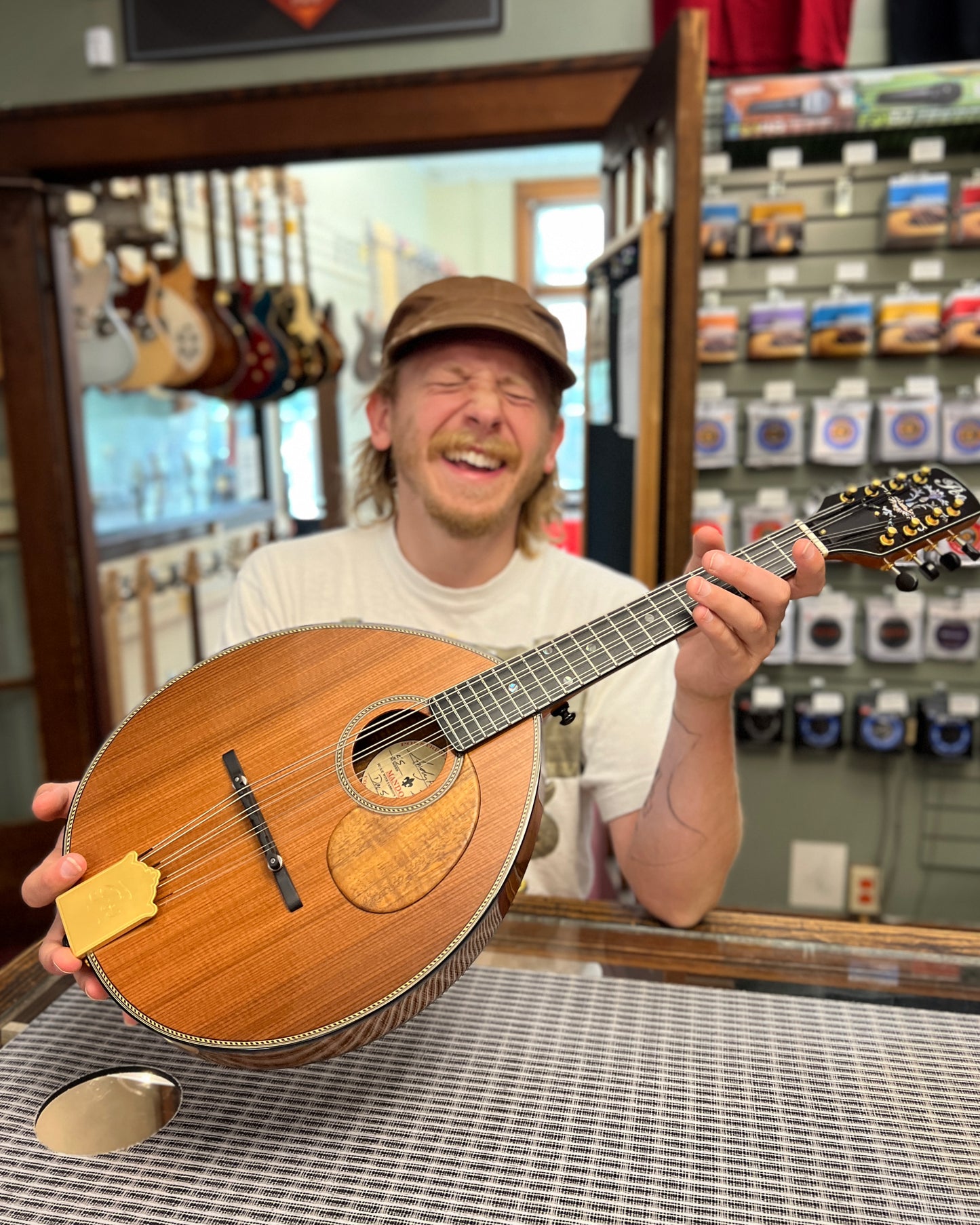 Showroom Photo of Poe Scout D4-7 Mandola