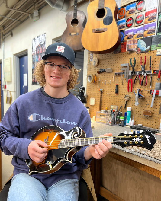 Showroom Photo of Front of Ibanez M522 F-Style Mandolin, Brown Sunburst