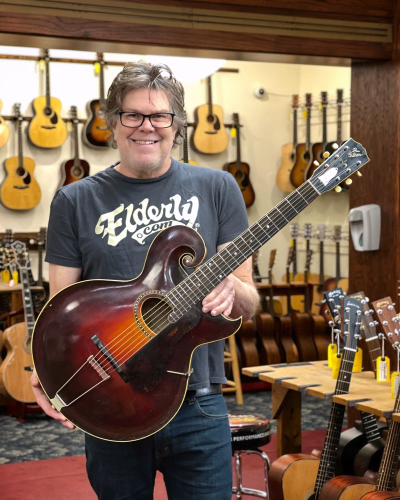 Showroom photo of Gibson Style 0 Artist Archtop Acoustic Guitar (1923)