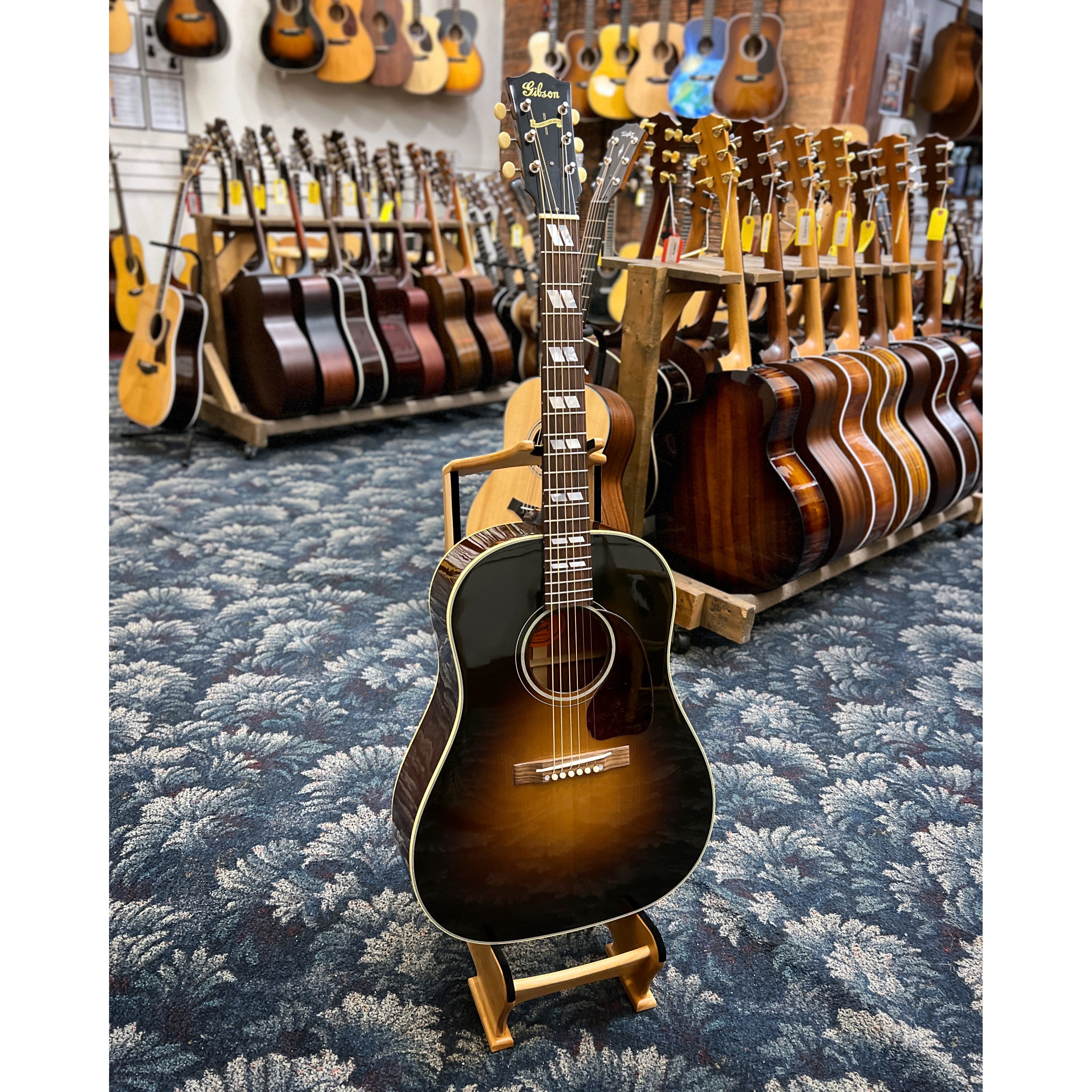Gibson Custom Shop SJ Banner Acoustic Guitar (2013) – Elderly 