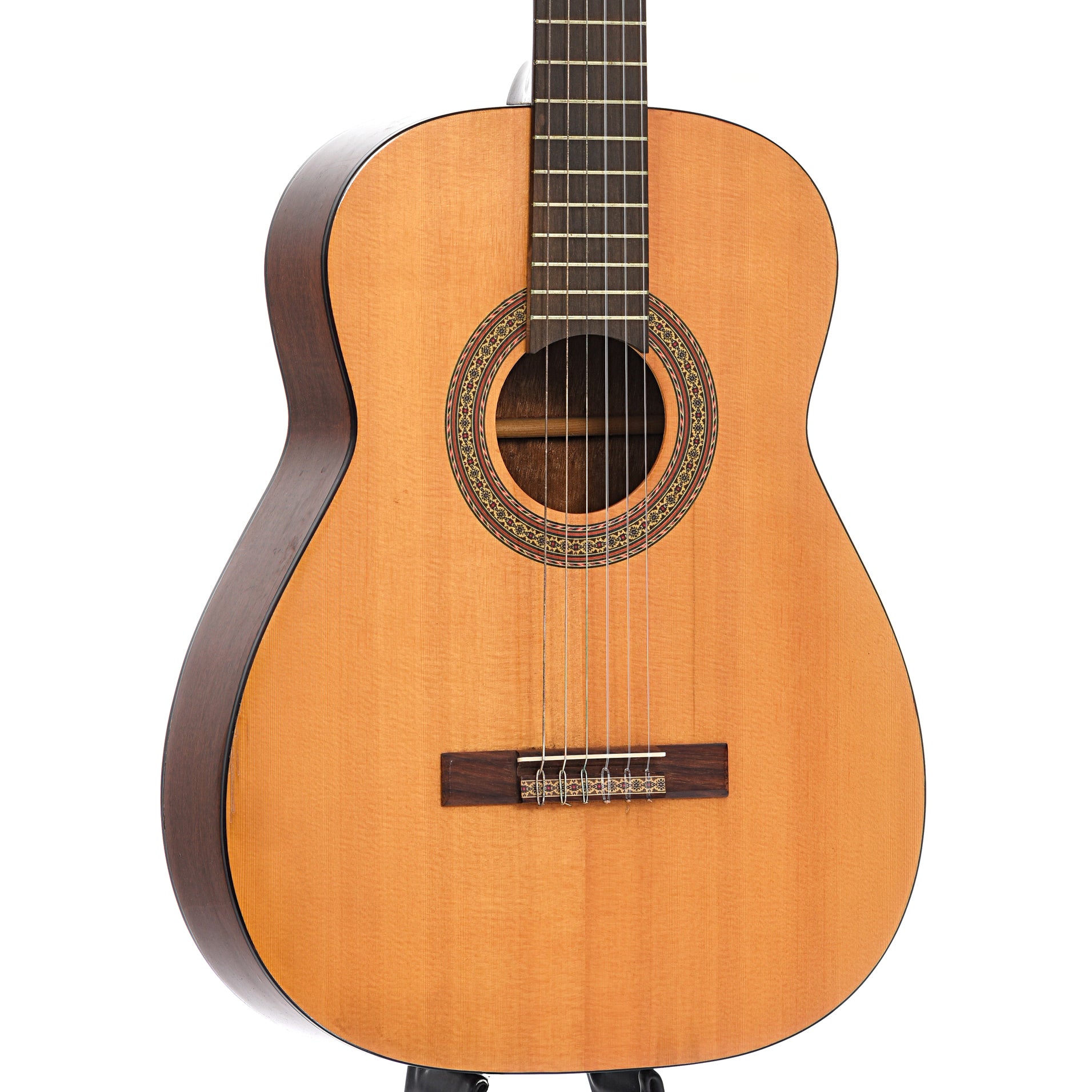 Harmony deals classical guitar