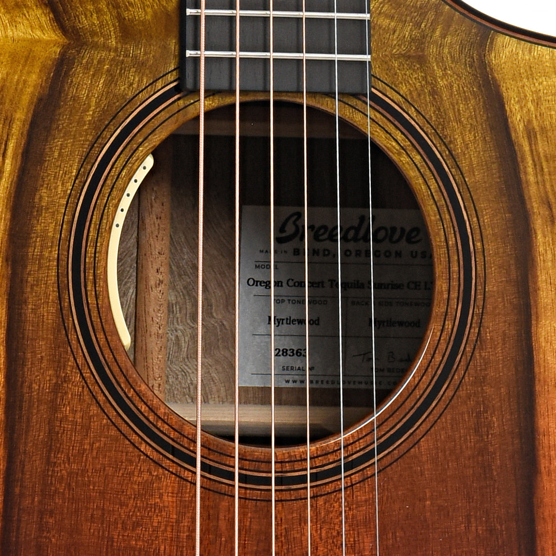 Sound hole of Breedlove Oregon Concert Tequila Sunrise CE 