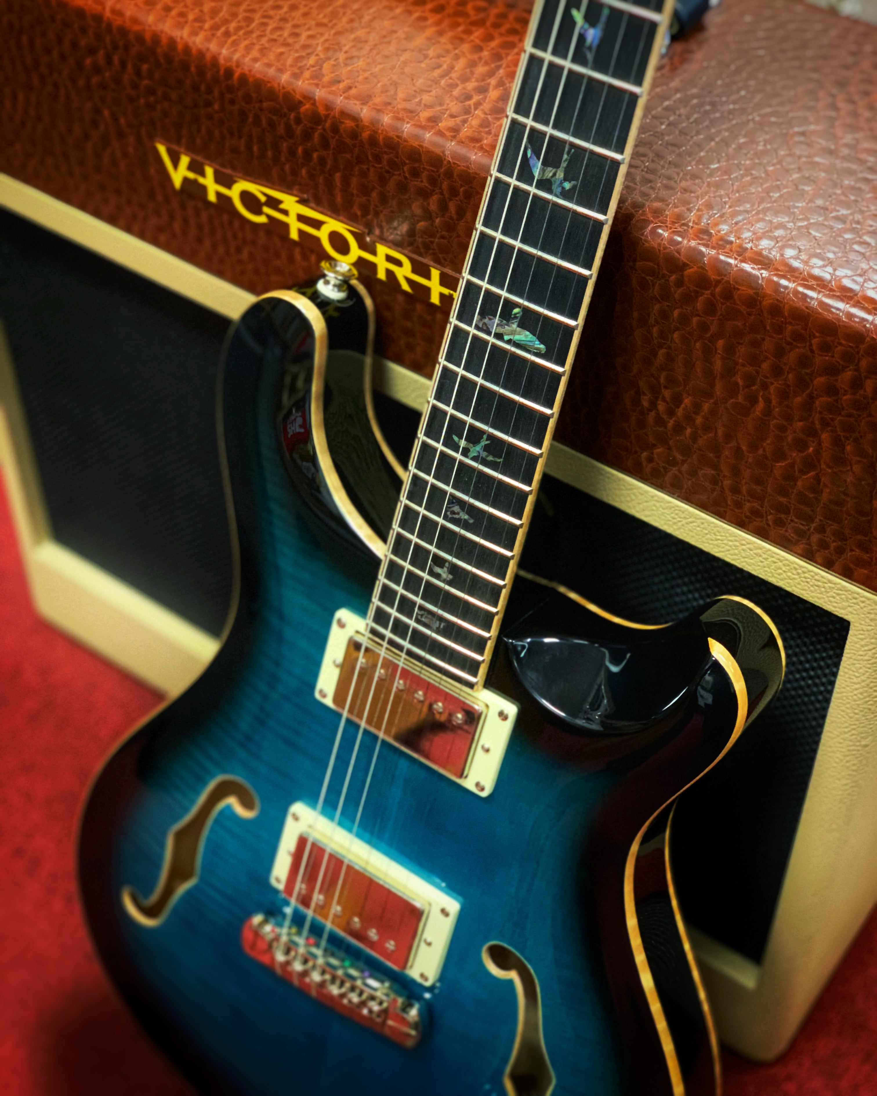 PRS SE Hollowbody II Piezo Peacock Blue Burst Elderly Instruments